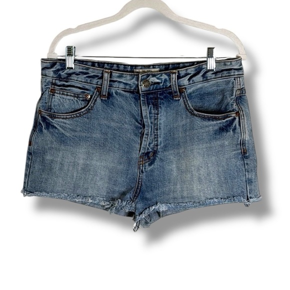 Free People Distressed Cut Off Shorts Size 31 - Picture 1 of 4